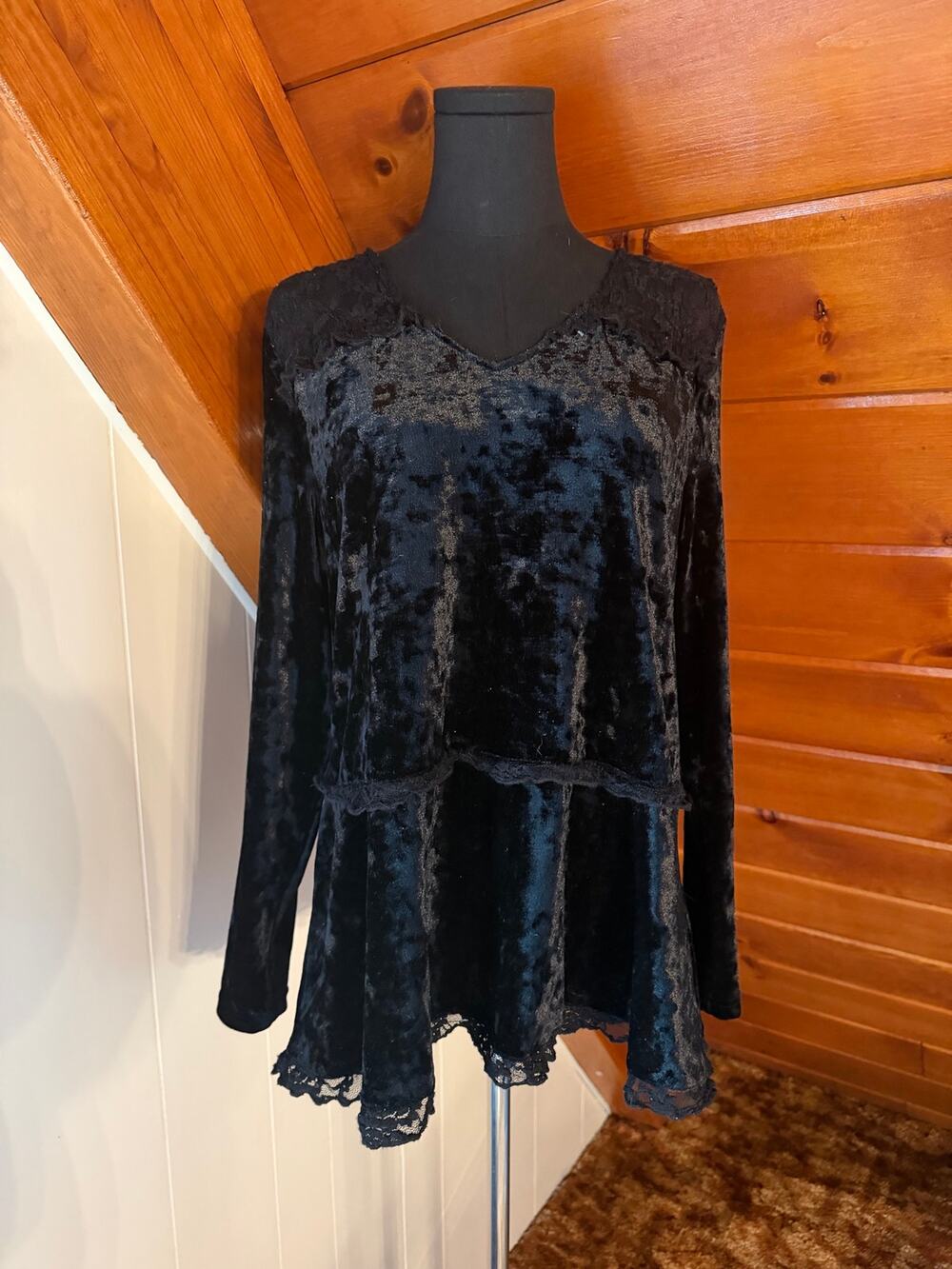 Skye's the Limit Black Crushed Velvet Lace Trim Tiered Whimsigoth Blouse sz L